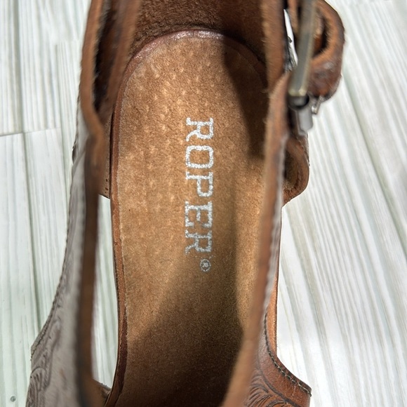 Roper Women’s Brown Leather Sandals Peep Toe Cut Out Block Heels Shootie SZ 6.5 - Picture 8 of 10